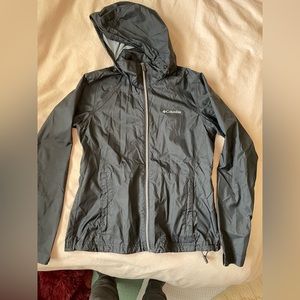 women’s columbia lightweight wind raincoat